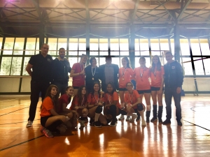 &Sigma;&tau;&alpha; &kappa;&omicron;&rho;ί&tau;&sigma;&iota;&alpha; &tau;&eta;&sigmaf; &Theta;έ&tau;&iota;&sigmaf; &tau;&omicron; &chi;&rho;&upsilon;&sigma;ό &mu;&epsilon;&tau;ά&lambda;&lambda;&iota;&omicron; &kappa;&alpha;&iota; &eta; &pi;&rho;&omega;&tau;&iota;ά &sigma;&tau;&omicron; 5&omicron; &Delta;&iota;&alpha;&sigma;&chi;&omicron;&lambda;&iota;&kappa;ό &pi;&rho;&omega;&tau;ά&theta;&lambda;&eta;&mu;&alpha; &tau;&omicron;&upsilon; &Delta;ή&mu;&omicron;&upsilon; 3&Beta;