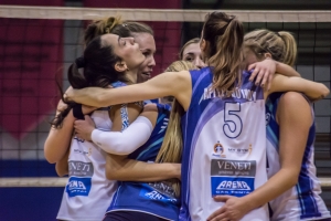 Volleyleague: &Theta;έ&tau;&iota;&sigmaf; &Beta;&omicron;ύ&lambda;&alpha;&sigmaf; - &Pi;&alpha;&nu;&nu;&alpha;&xi;&iota;&alpha;&kappa;ό&sigmaf; 0-3 (pics)