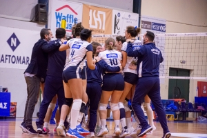 &Kappa;ύ&pi;&epsilon;&lambda;&lambda;&omicron; &Epsilon;&lambda;&lambda;ά&delta;&alpha;&sigmaf; &Gamma;&upsilon;&nu;&alpha;&iota;&kappa;ώ&nu; &Phi;ά&sigma;&eta; "8": &Theta;έ&tau;&iota;&sigmaf; &Beta;&omicron;ύ&lambda;&alpha;&sigmaf; - &Lambda;&alpha;&mu;ί&alpha; 3-2