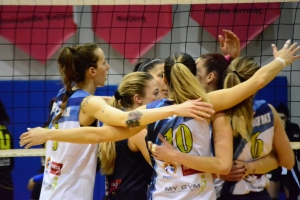 Pre League: &Theta;έ&tau;&iota;&sigmaf; &Beta;&omicron;ύ&lambda;&alpha;&sigmaf; - &Eta;&lambda;&upsilon;&sigma;&iota;&alpha;&kappa;ό&sigmaf; 3-0 (pics)
